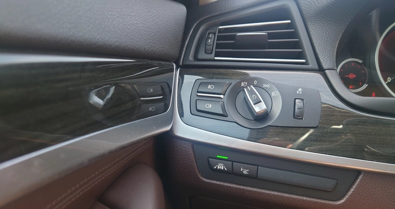 BMW Seria 5 cena 69999 przebieg: 169900, rok produkcji 2016 z Człopa małe 781